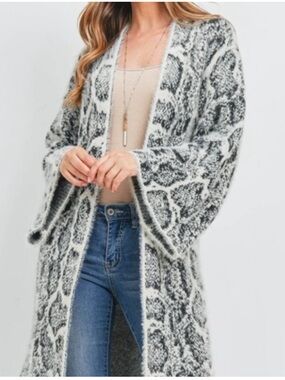 Do Everything In Love Soft Snake Print Long Open Cardigan. OS.